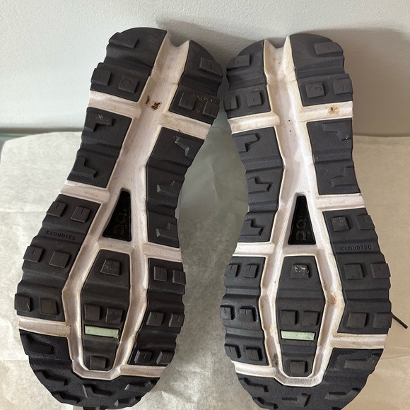 On Cloudvista Waterproof Trail Shoe - Picture 10 of 10